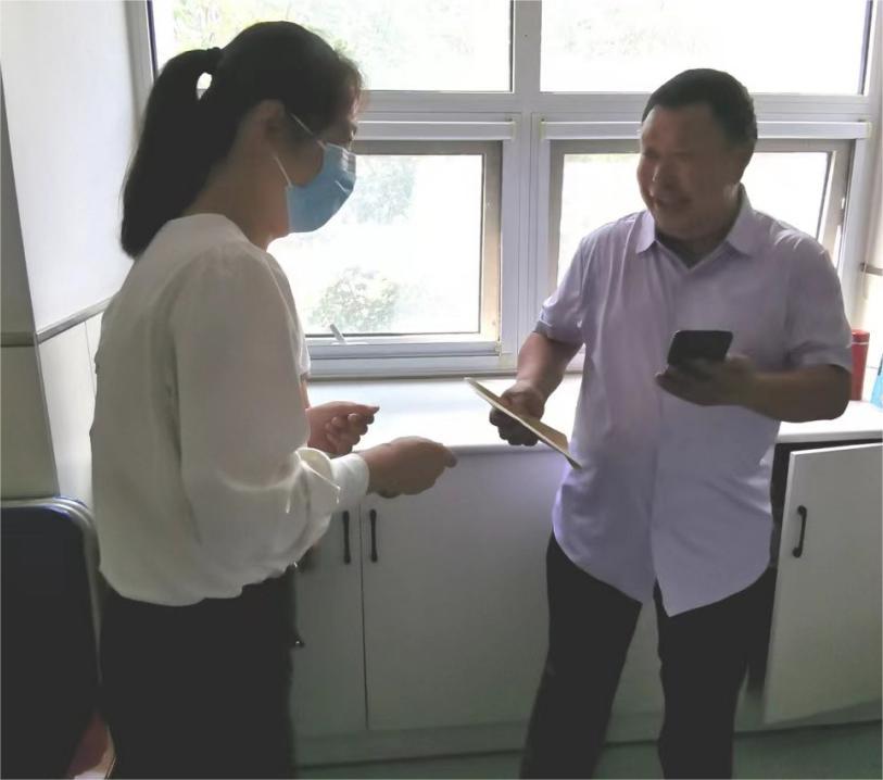 真情慰問(wèn)暖人心，擇立集團(tuán)探望員工住院家屬