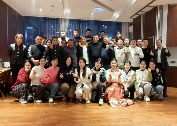 為夢(mèng)想-不止步，山東擇立集團(tuán)2025年會(huì)盛典圓滿(mǎn)落幕